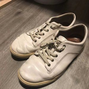 Vintage UGG White leather sneaker Men's size 9